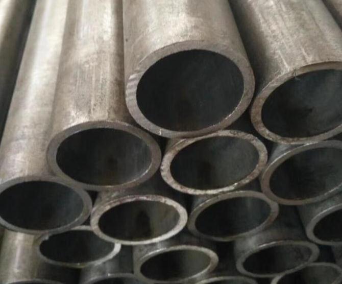 新到Q355B無(wú)縫管現(xiàn)貨